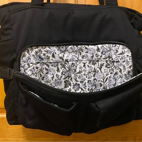 Vera Bradley black cargo tote. Black very good condition. - Picture 2 of 6